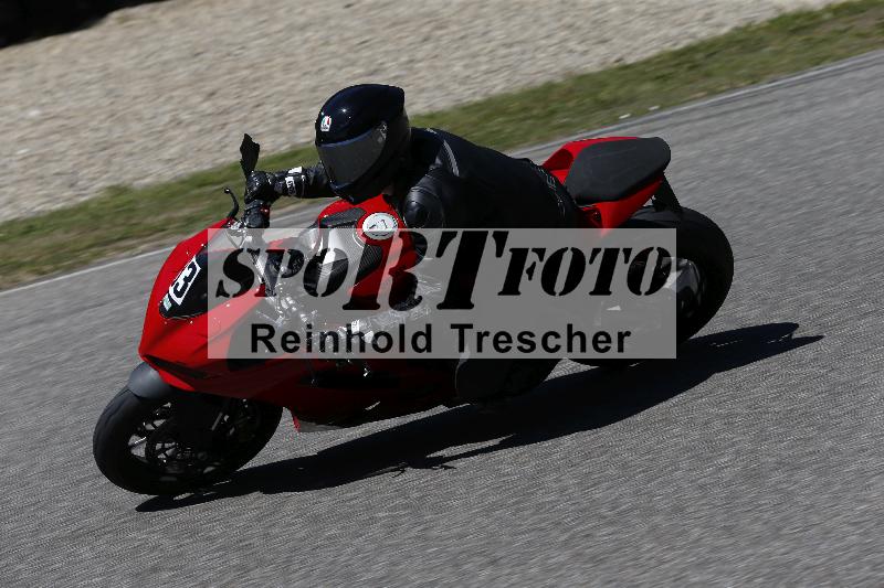 /15 22.05.2026  Plüss Moto Sport  Discover the Bike ADR /Gruppe gruen - Bike 1/33